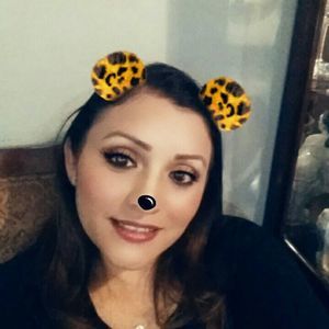 Meet your Posher, Claudia